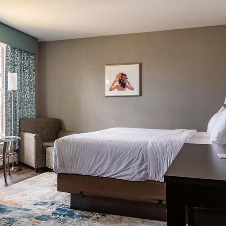 The Centennial Hotel Concord Bagian luar foto