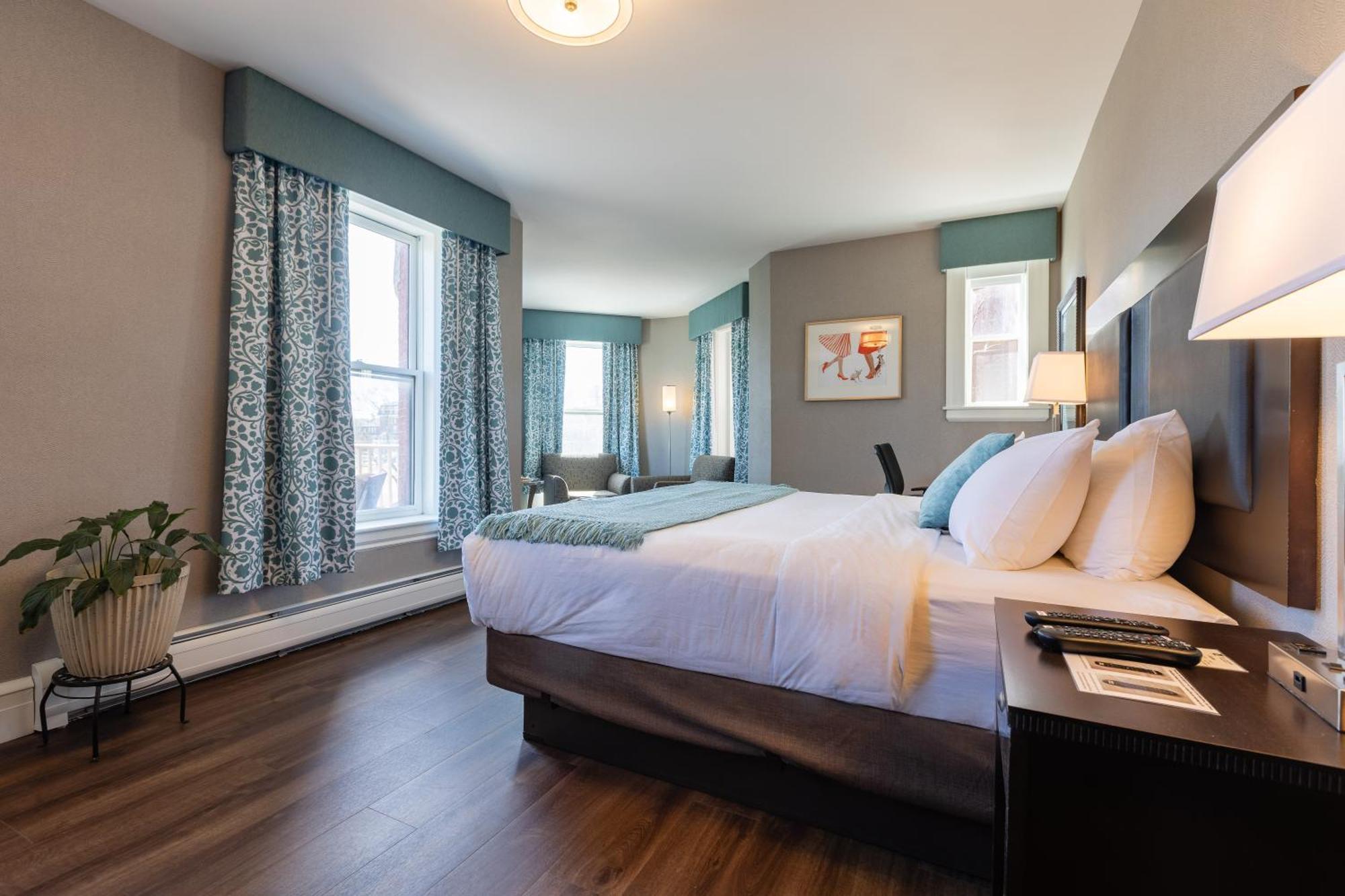 The Centennial Hotel Concord Bagian luar foto