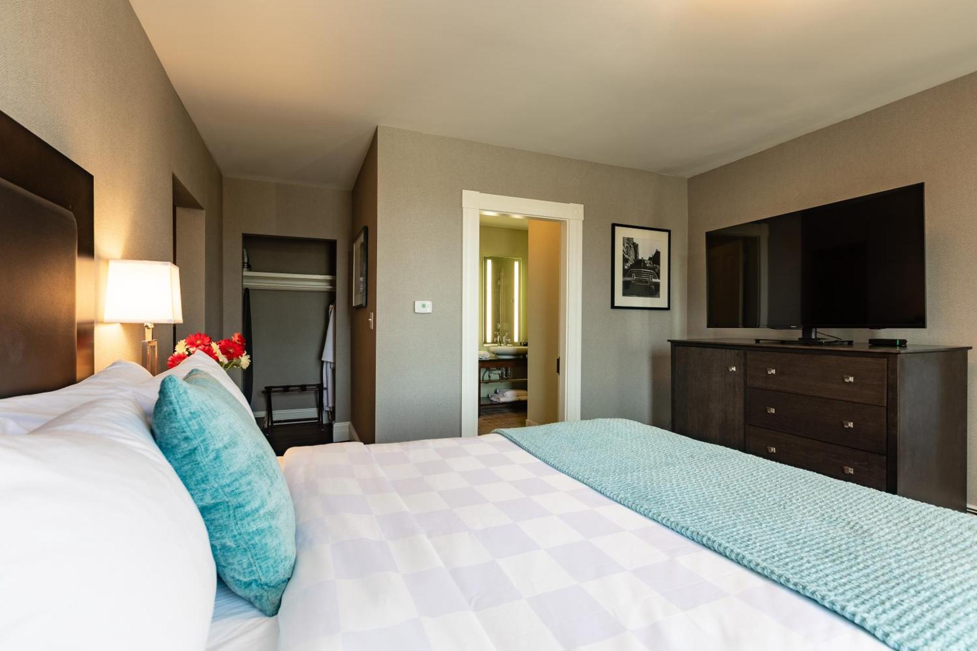 The Centennial Hotel Concord Bagian luar foto