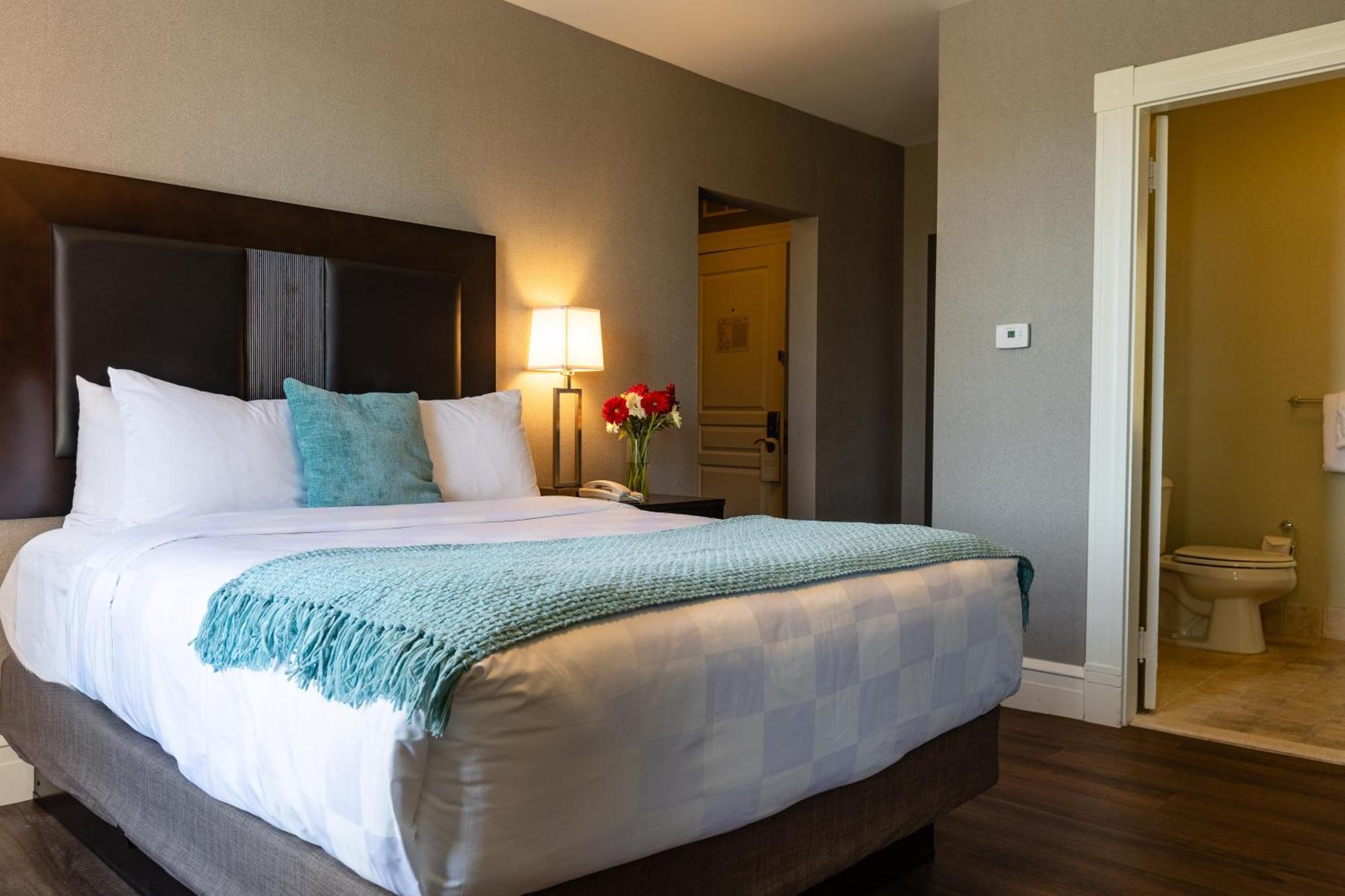 The Centennial Hotel Concord Bagian luar foto
